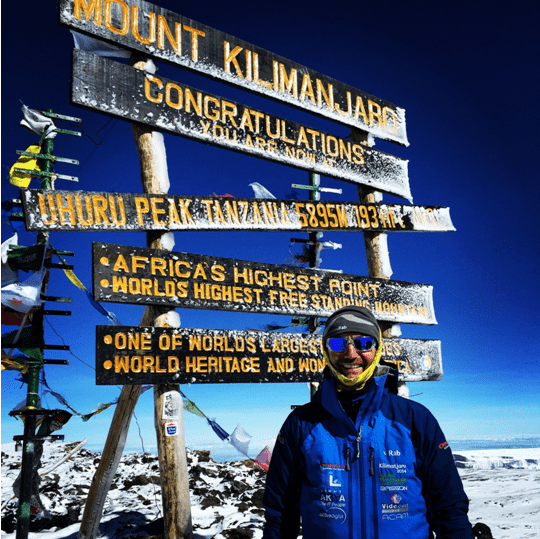 Akita Supports Charity Journey To Summit! Akita Supports Charity