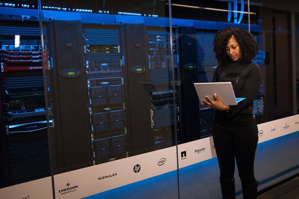 Guide To The Cost of Cloud Computing: Trends And Considerations data center